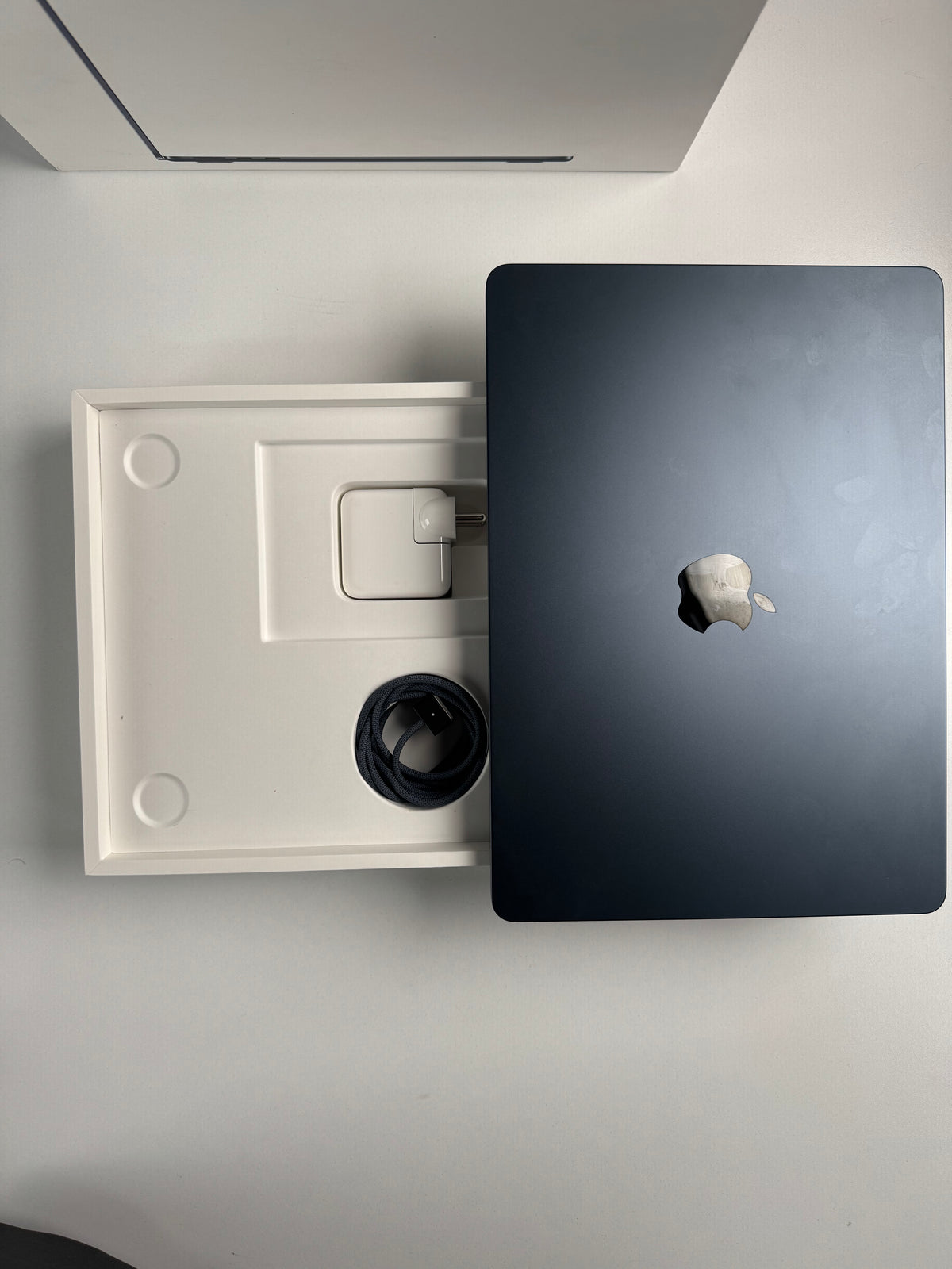 MacBook Air 13-inch M5 16GB RAM 512GB SSD Midnight Blue